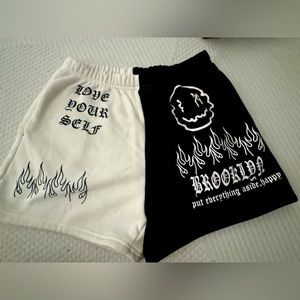 Bicolored graphic shorts